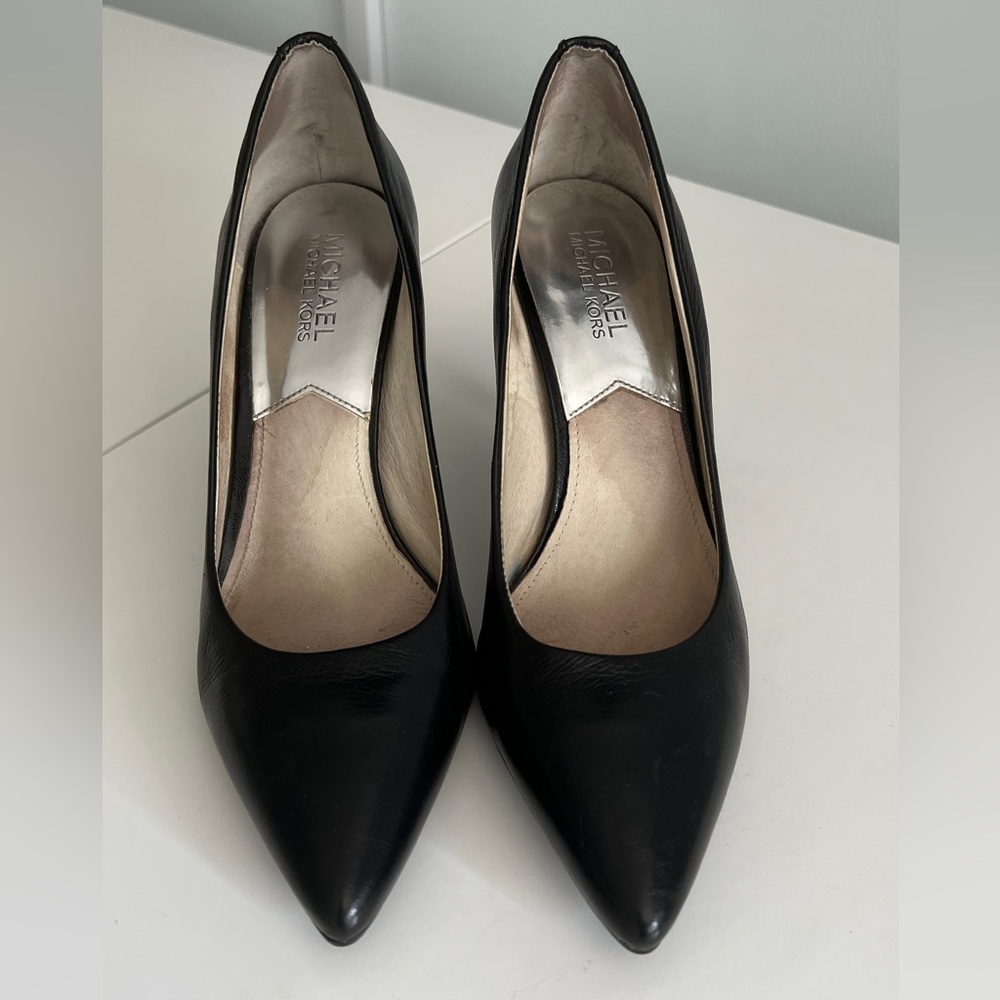 Michael Kors Leather Pumps